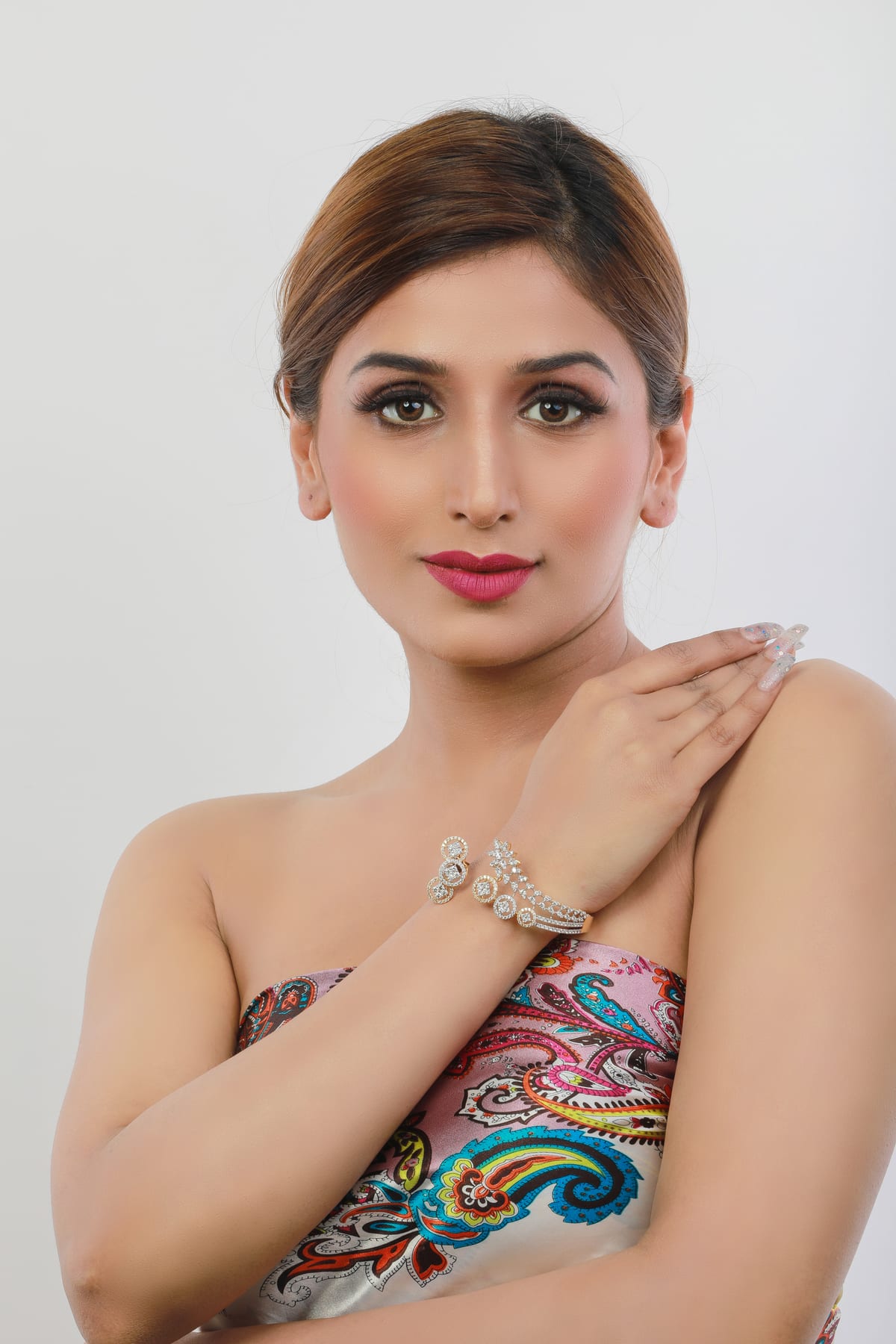 Diamond bracelet -- Santosh Kumar Sarraf & Son