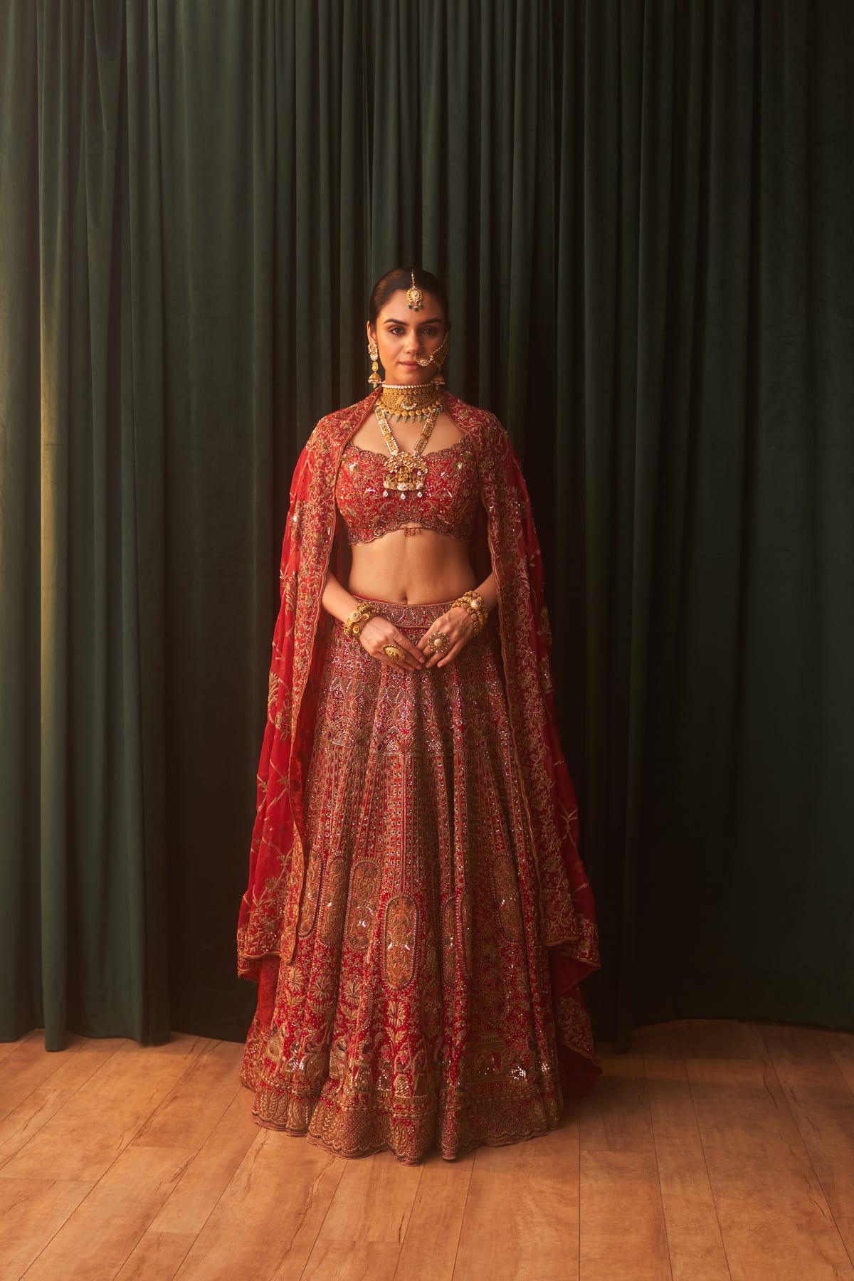 Gold jewellery -- Santosh Kumar Sarraf & Son