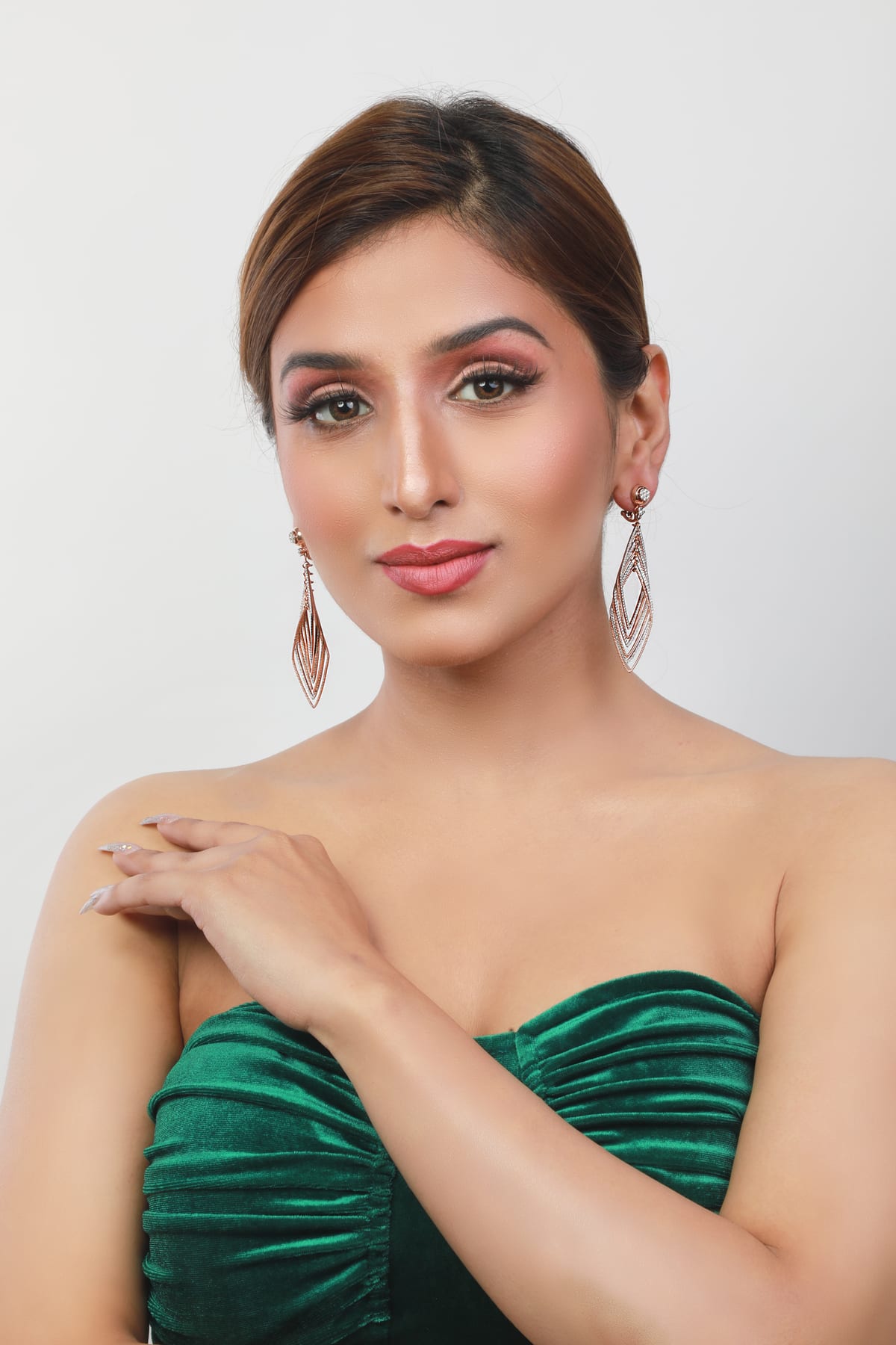 Diamond earring -- Santosh Kumar Sarraf & Son