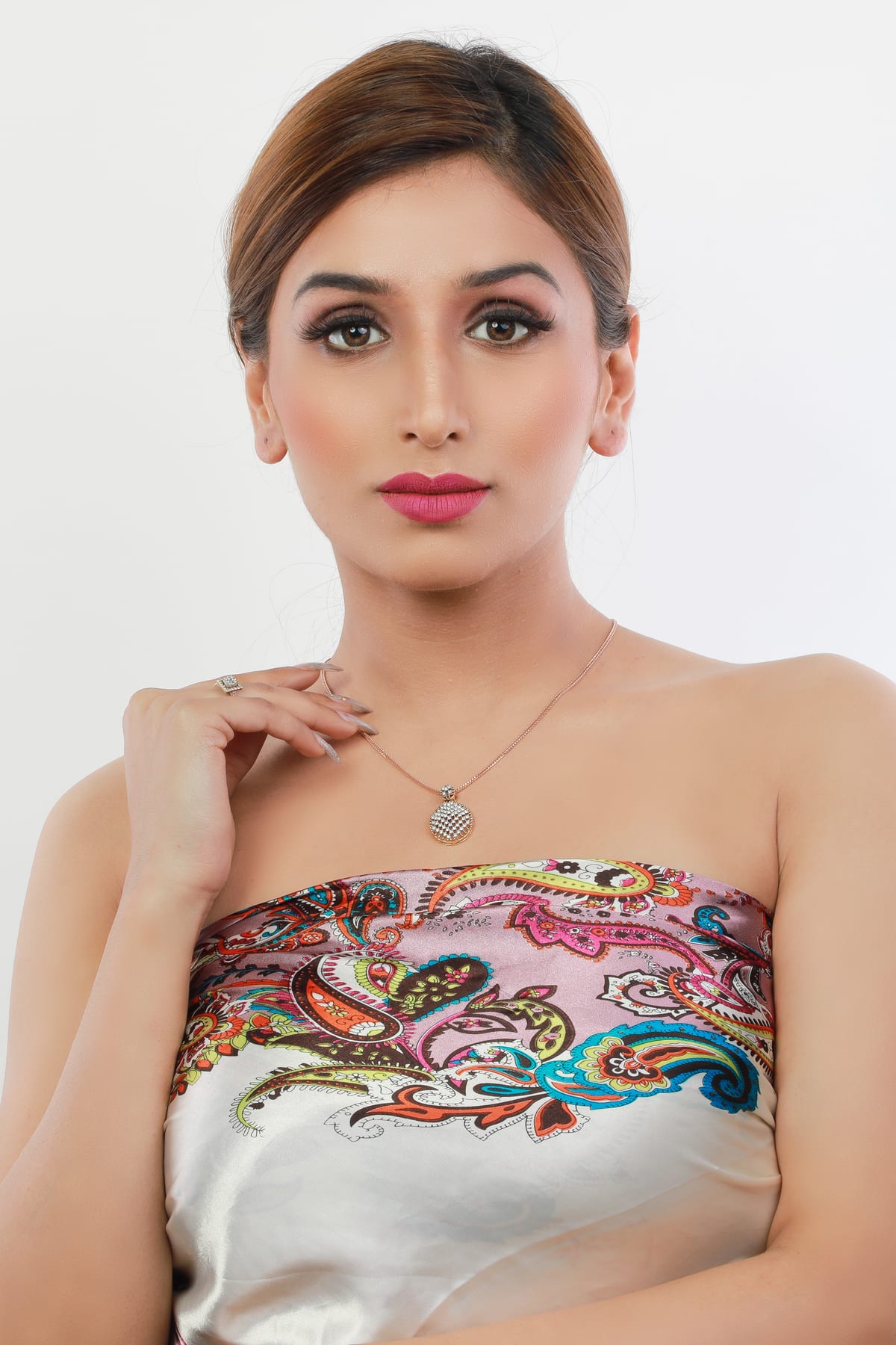 Diamond pendant -- Santosh Kumar Sarraf & Son